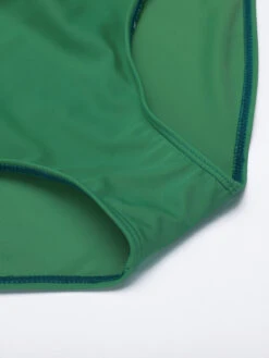 [Plus Size] 1950s Floral Halter Lace-up Bikini Set -Retro Pulse Shop 1J2A3746 5a608309 74e3 4da3 b5b2 29025bb0467b