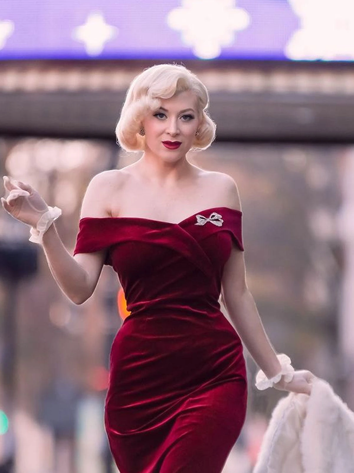 Wine Red 1960s Velvet Bodycon Vintage Dress 4 Wine Red 1960s Velvet Bodycon Vintage Dress - Image 2