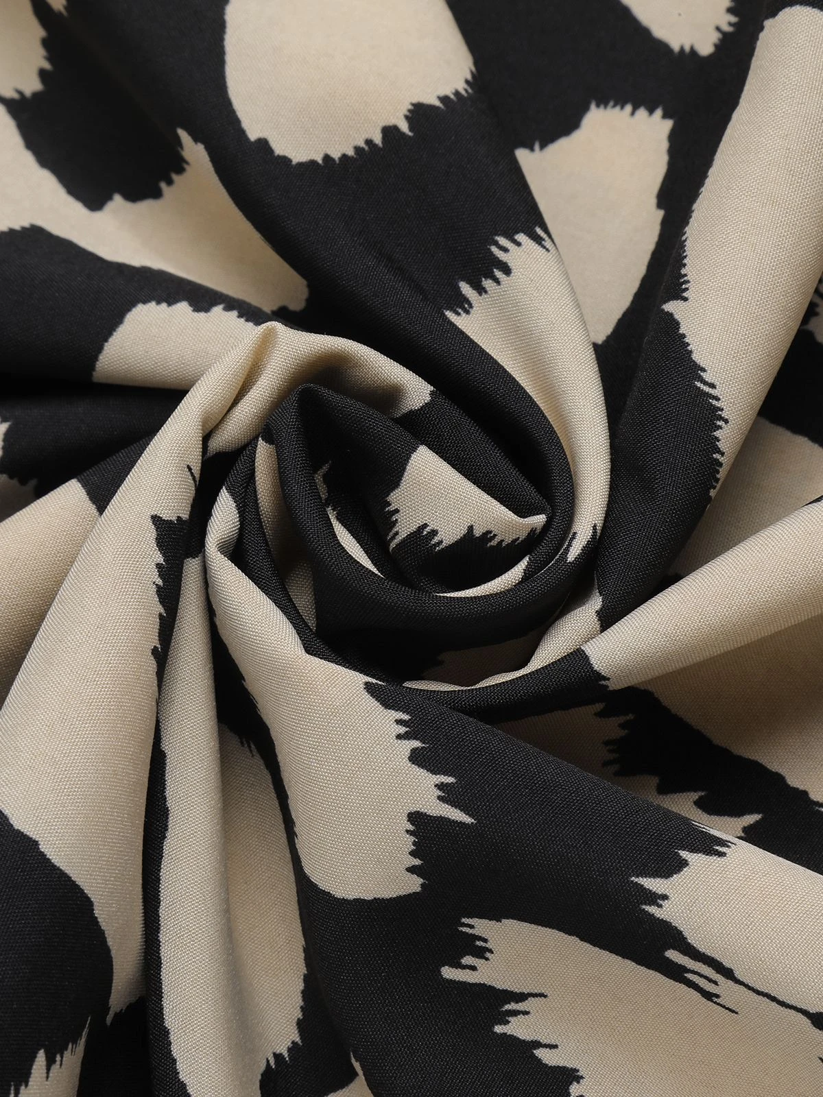 Black 1950s Leopard V-Neck Patchwork Dress 9 Black 1950s Leopard V-Neck Patchwork Dress - Image 7