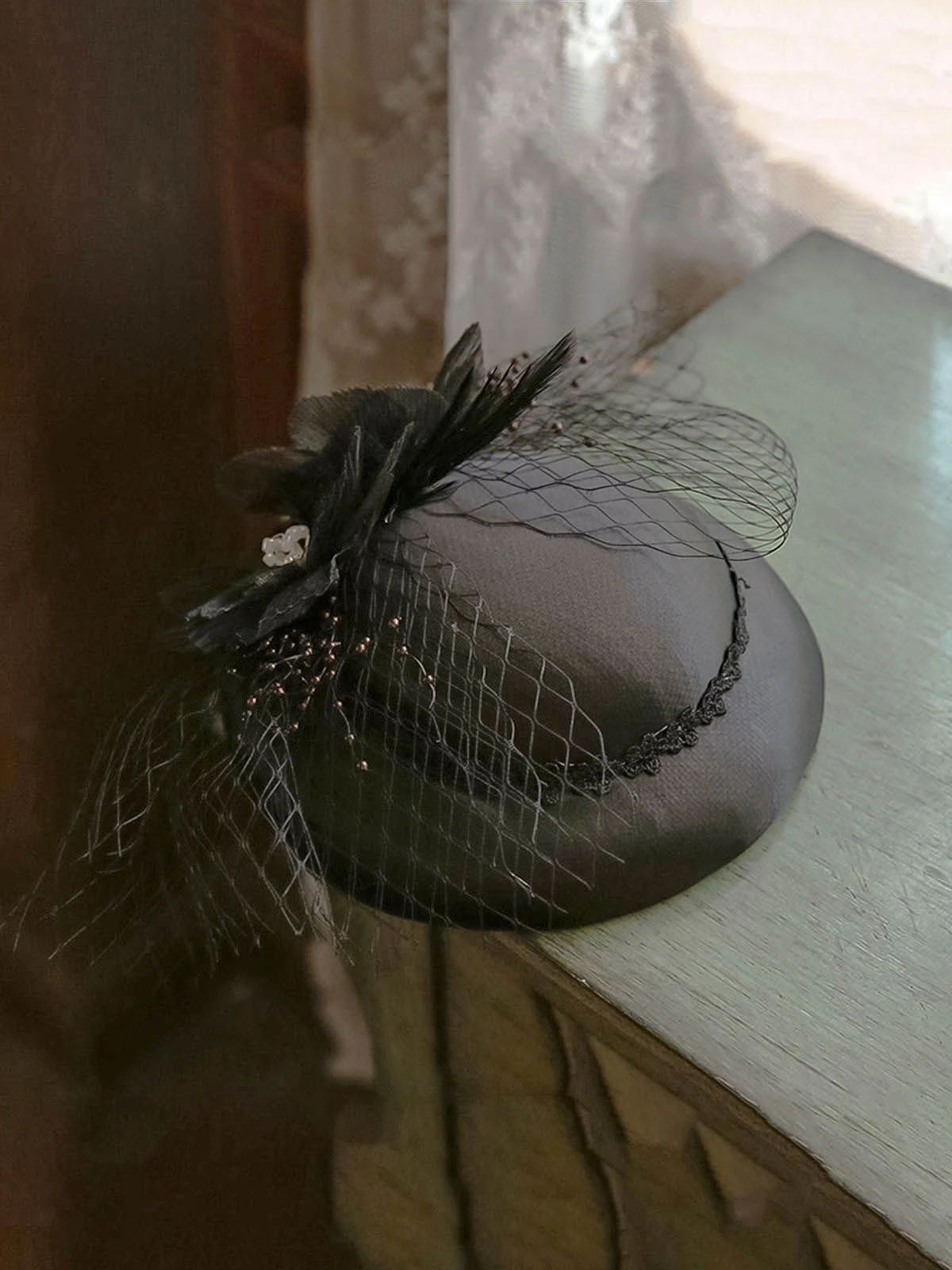 Retro Mesh Floral Feather Hat 4 Retro Mesh Floral Feather Hat - Image 2